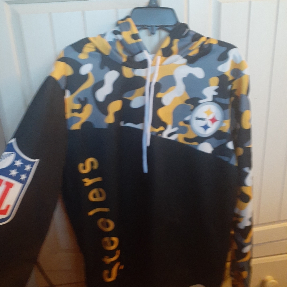 NWOT NFL Steelers shirt